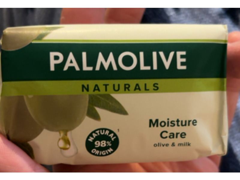 Palmolive Naturals Moisture Care Bar Soap, Olive & Milk, 90 g