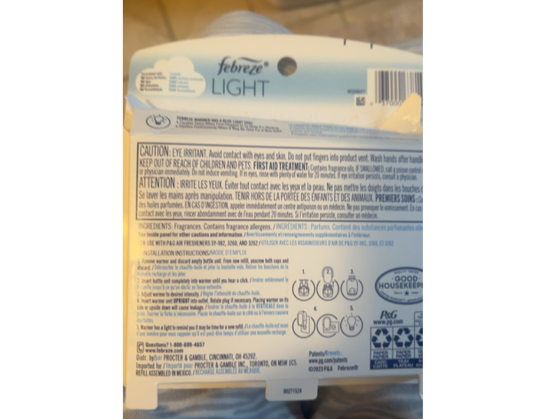 Febreze Light Plug Air Freshener, Bamboo, 0.87 fl oz/26 mL, Pack Of 2