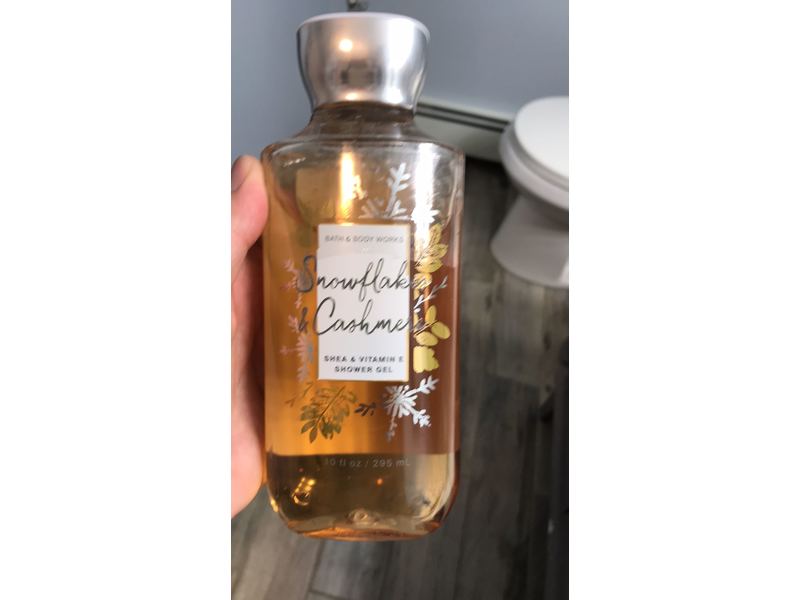 Bath & Body Works Snowflakes & Cashmere Shower Gel, Shea & Vitamin E, 10 fl oz/295 mL