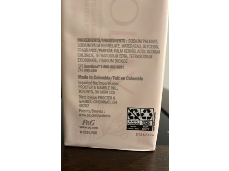 Olay Bar Soap, Strawberry & Sweet Cream, 8 Count