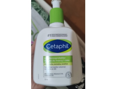 Cetaphil Moisturizing Milk Lotion, 236 mL