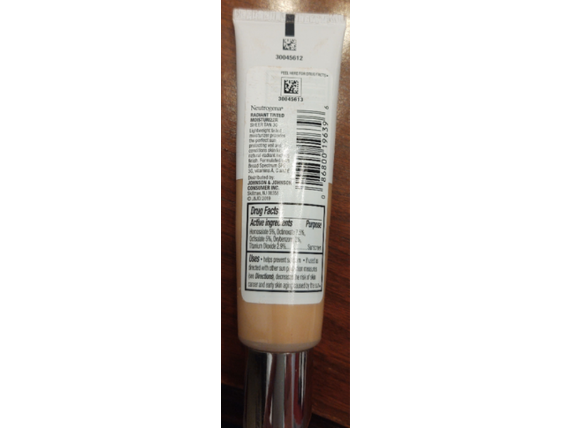 Neutrogena Radiant Tinted Moisturizer, SPF 30, Sheer Tan (30), 1.1 oz/32 mL
