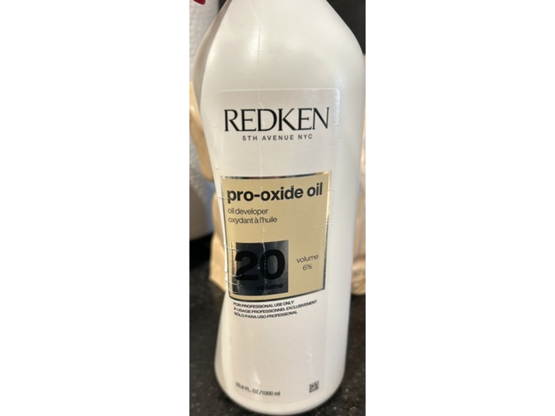 Redken Pro-Oxide Oil Developer, 20 Volume 6%, 33.8 fl oz/1000 mL