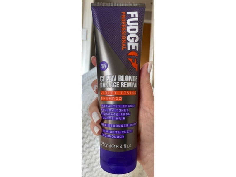 Fudge Proffesional Clean Blonde Damage Rewind Violet-Toning Shampoo, 8.4 fl oz/250 mL