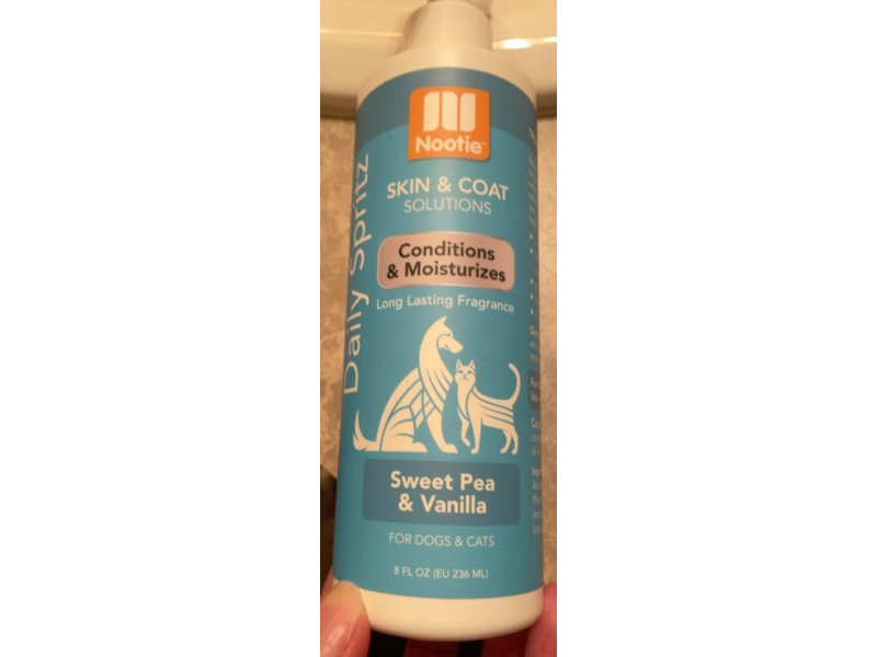 Nootie Skin & Coat Solutions Daily Spritz Conditions & Moisturizes, Sweet Pea & Vanilla, 8 fl oz/236 mL