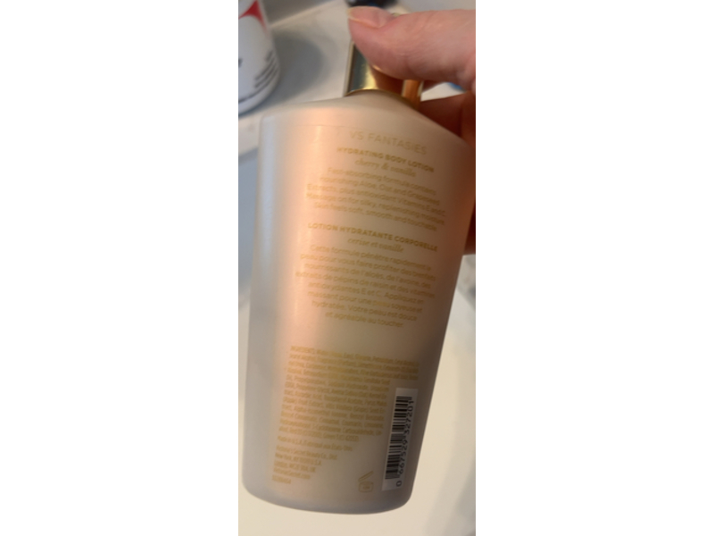 Victoria Secret Passionate Kisses Hydrating Body Lotion, Cherry & Vanilla, 8.4 fl oz/250 mL