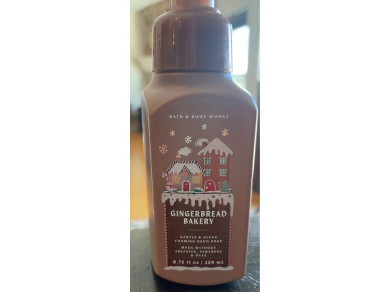 Bath & Body Works Gentle & Clean Foaming Hand Soap, Gingerbread Bakery, 8.75 fl oz/259 mL
