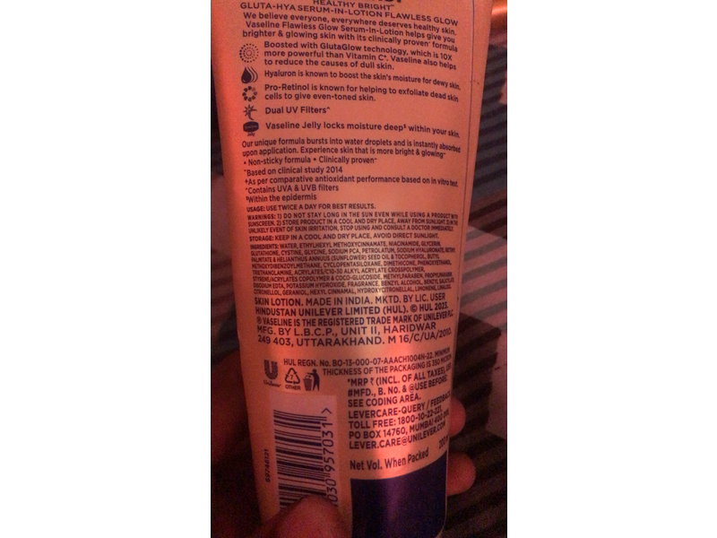 Vaseline Gluta-Hya Flawless Glow Serum-In-Lotion, 200 mL