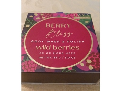 Love Where You Are Berry Bliss Body Wash & Polish, Wild Berries, 3 oz/85 g