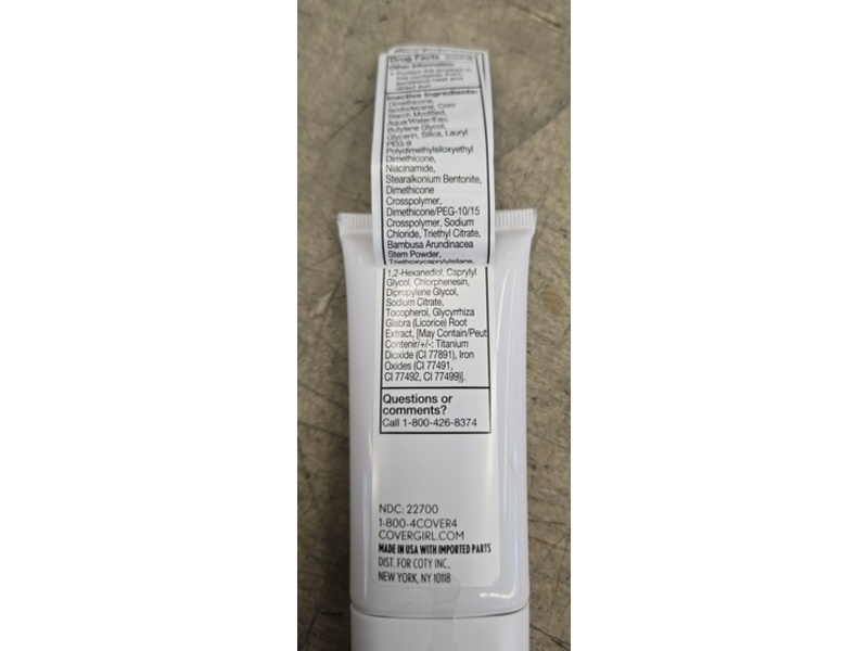 Covergirl Blurring Skin Tint, SPF 30, 420 Light Medium Neutral, 1 fl oz/30 mL