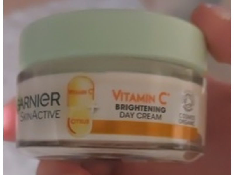 Garnier SkinActive Vitamin C Brightening Day Cream, 50 mL