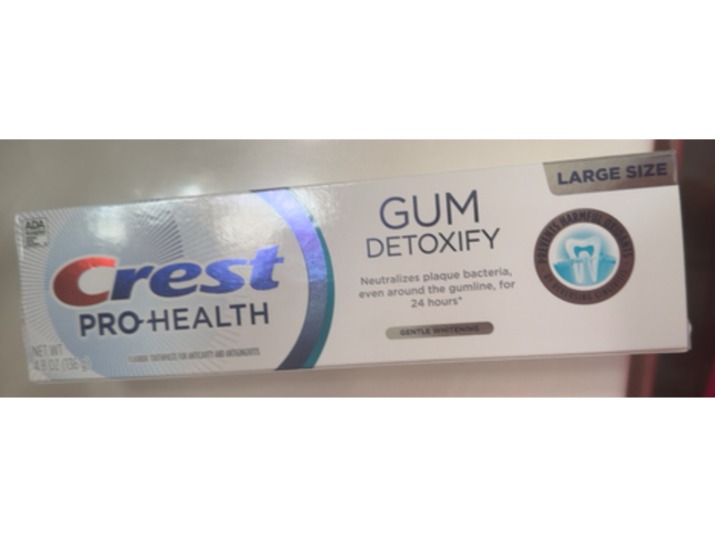 Crest Pro-Health Gum Detoxify Gentle Whitening Fluoride Toothpaste, 4.8 oz/136 g