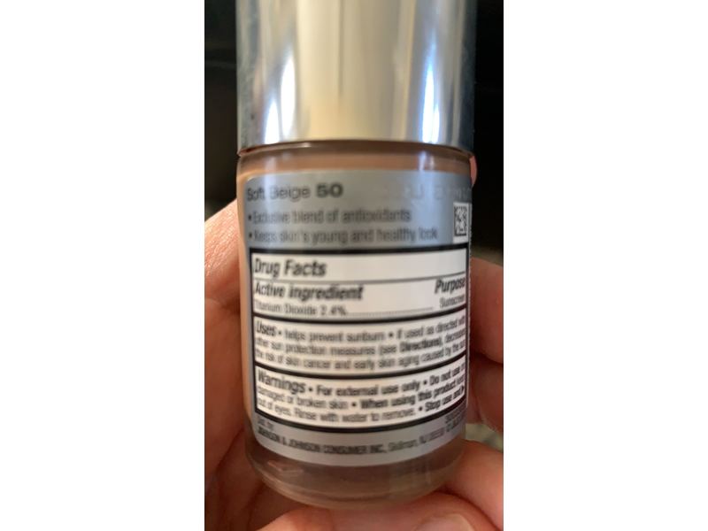 Neutrogena Healthy Skin Liquid Makeup, Soft Beige 50, SPF 20, 1 fl oz/30 mL