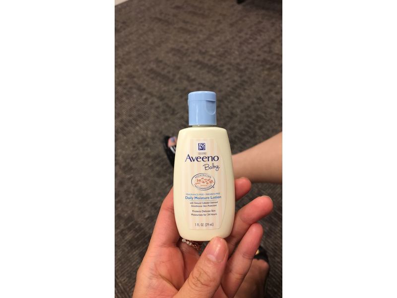 Aveeno Baby Daily Moisture Lotion, Natural Oatmeal, 1 fl oz/29 mL