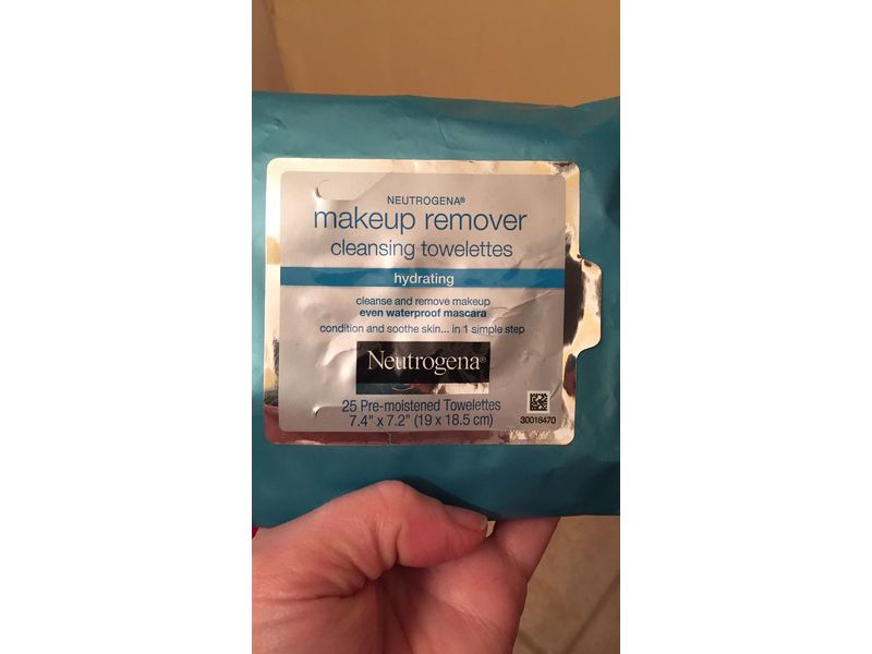 Neutrogena Hydrating Makeup Remover Cleansing Towlettes, 25 Count (Pack of 3)