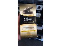 Olay Total Effects 7 in One Anti-Aging Moisturizer, Broad Spectrum SPF30, 1.7 Oz - thumbnail 2